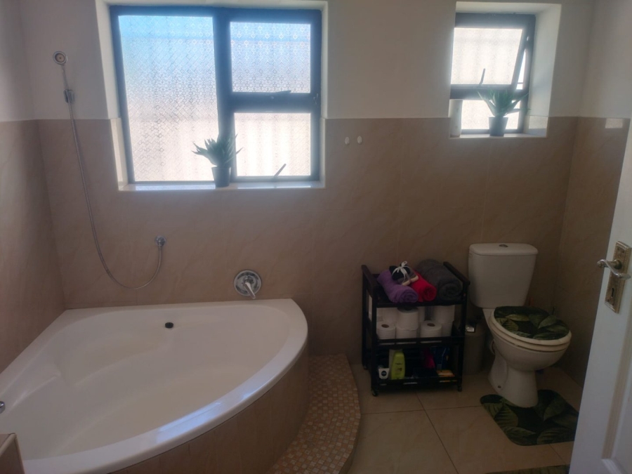 4 Bedroom Property for Sale in Crawford Western Cape